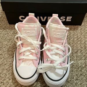 BRAND NEW CONVERSE